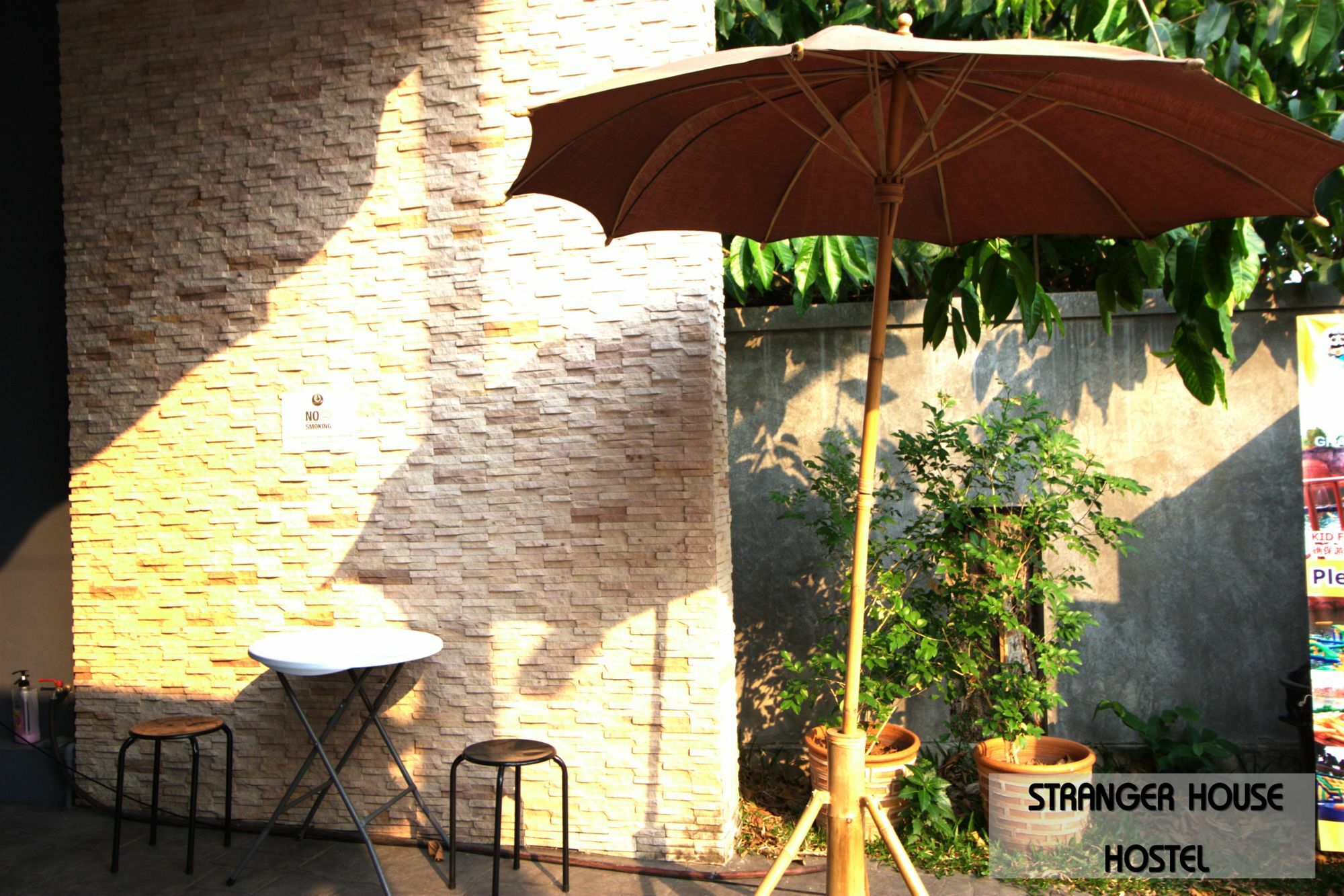 Stranger House Hostel Chiang Mai Exterior foto
